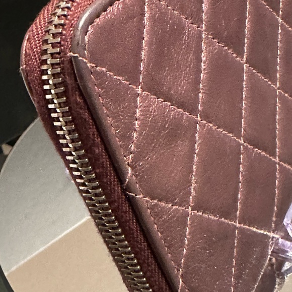 Authentic Chanel Matelasse Long Wallet Round zipper Leather purple. - Picture 4 of 17